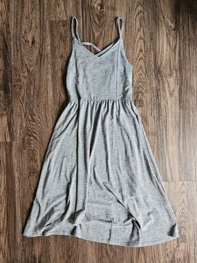 Juniors XS Light Gray Strappy V-Neck Casual Skater Dress